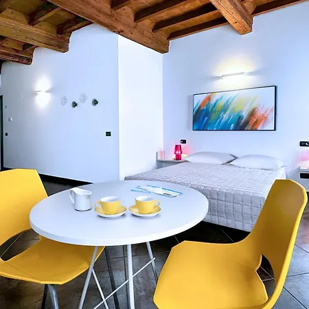 Pod, Sleep And Relax Guest house *