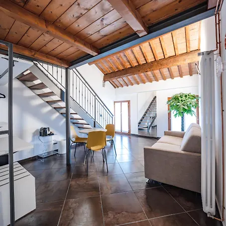 ゲストハウス Pod, Sleep And Relax フェラーラ