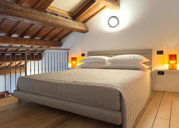 Pod, Sleep And Relax Guest house